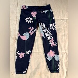EUC Fighting Eel Ava Sky Fit Capri Leggings, size M